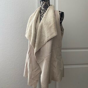 Cream Vest with Minimalist Design and Soft Fabric